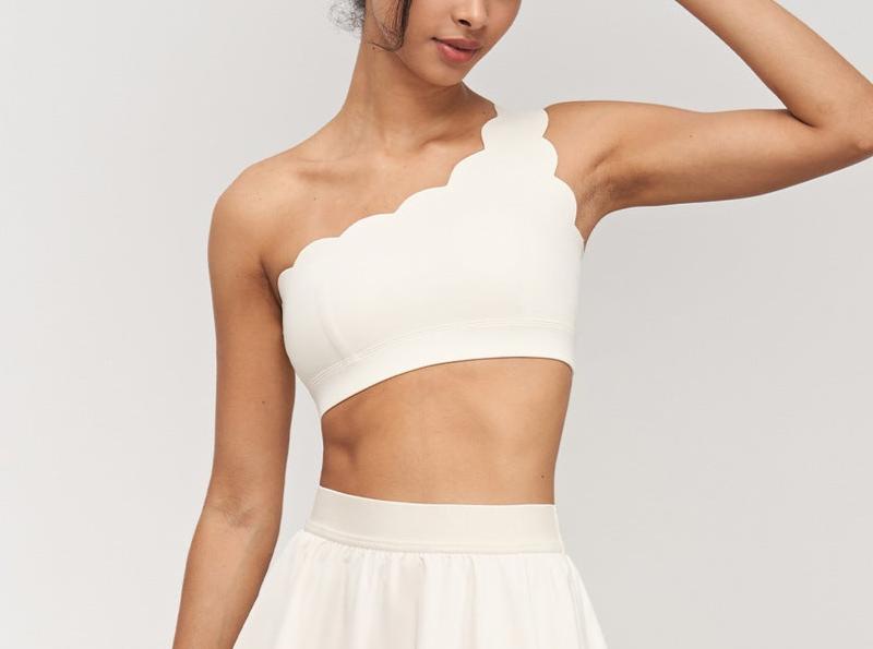 Poza din fata bustiera beige cu sustinere medie BYMO