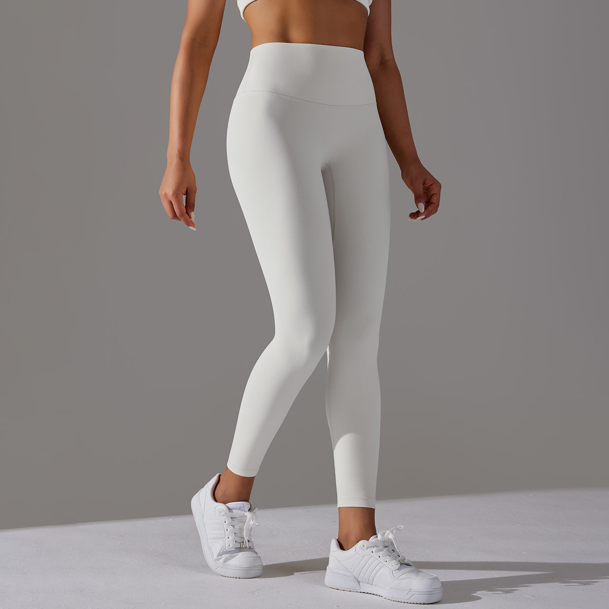 Poza cu colanti modelatori albi BYMO