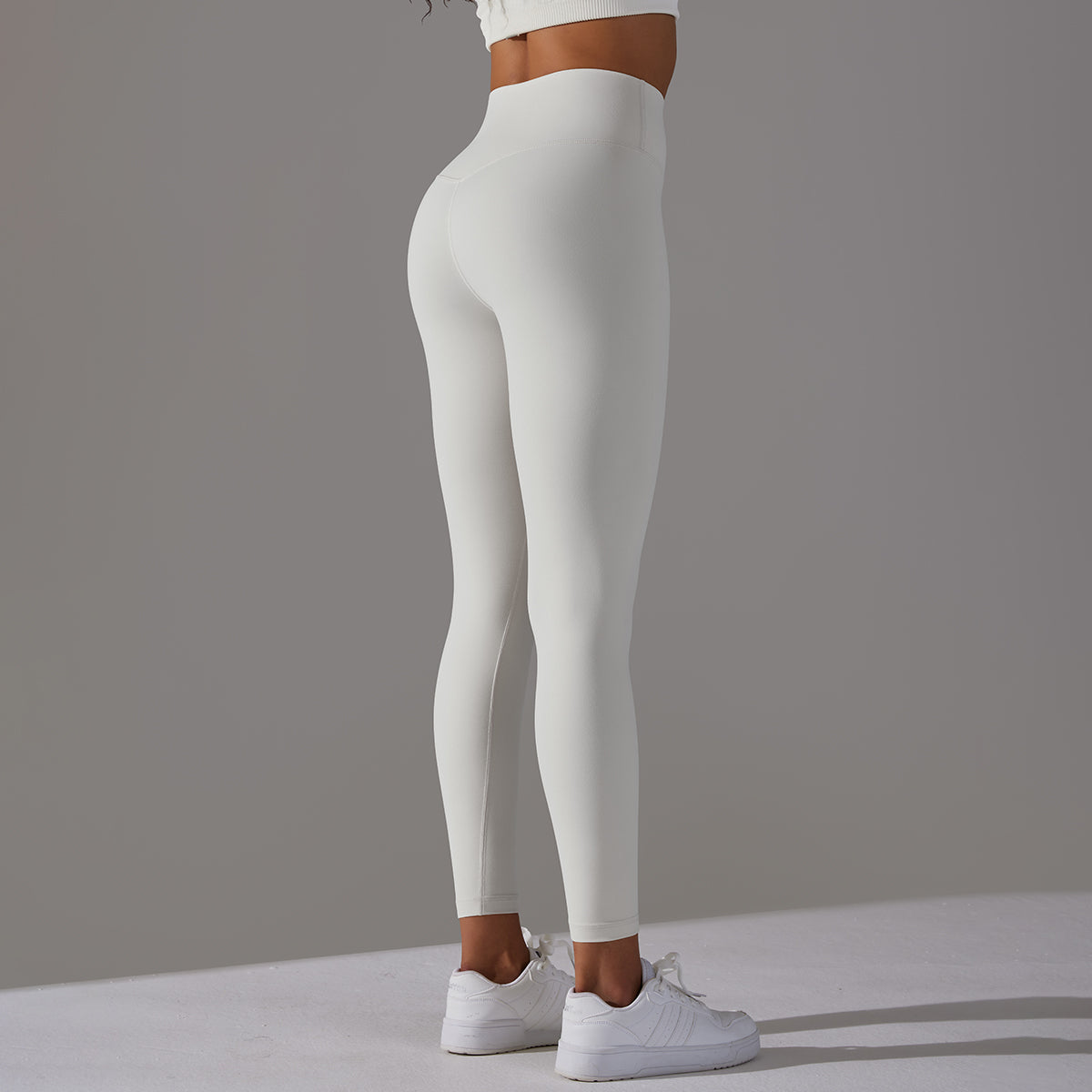 Poza cu colanti modelatori albi BYMO