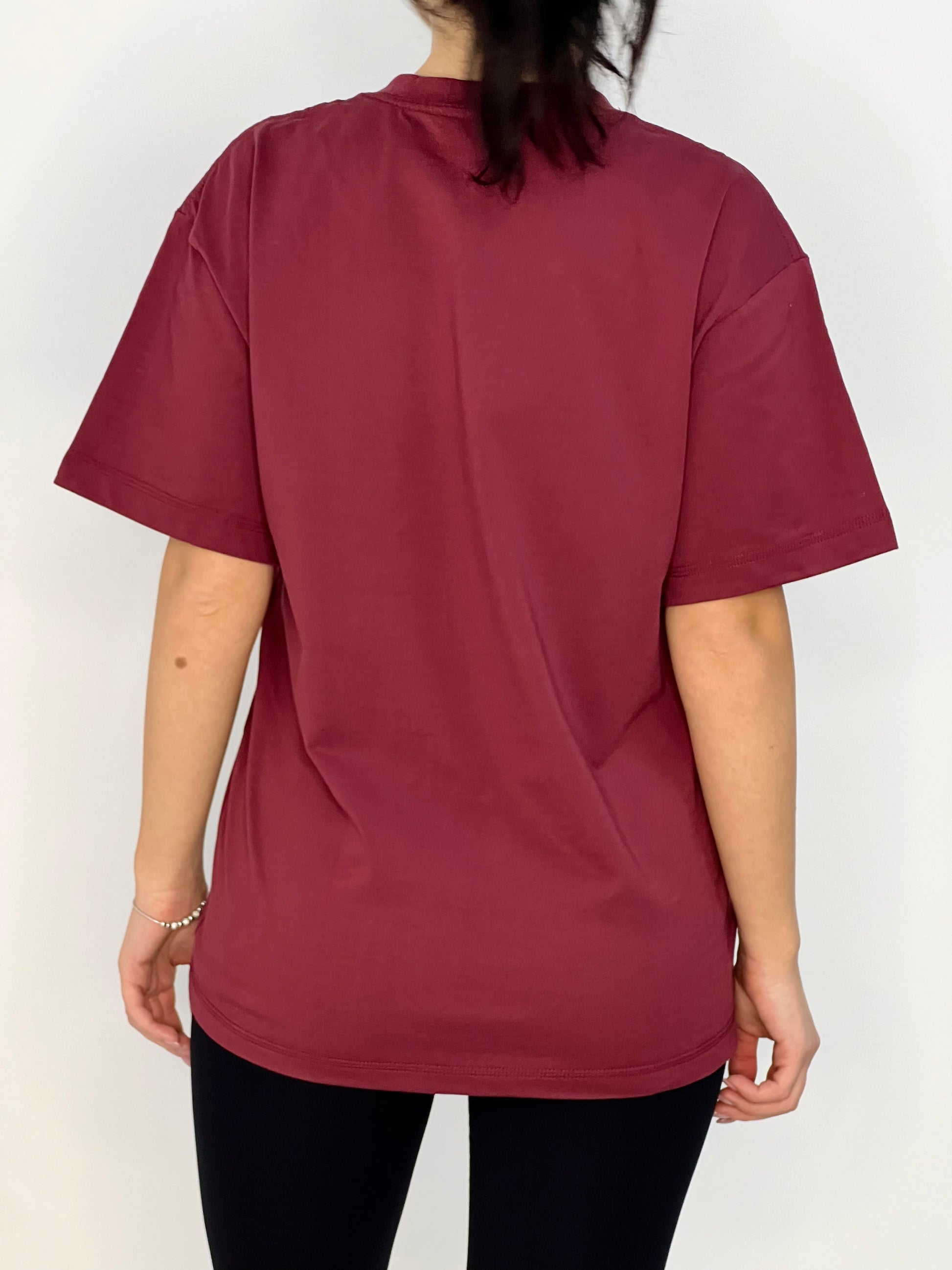 Poza cu tricou oversized burgundy BYMO