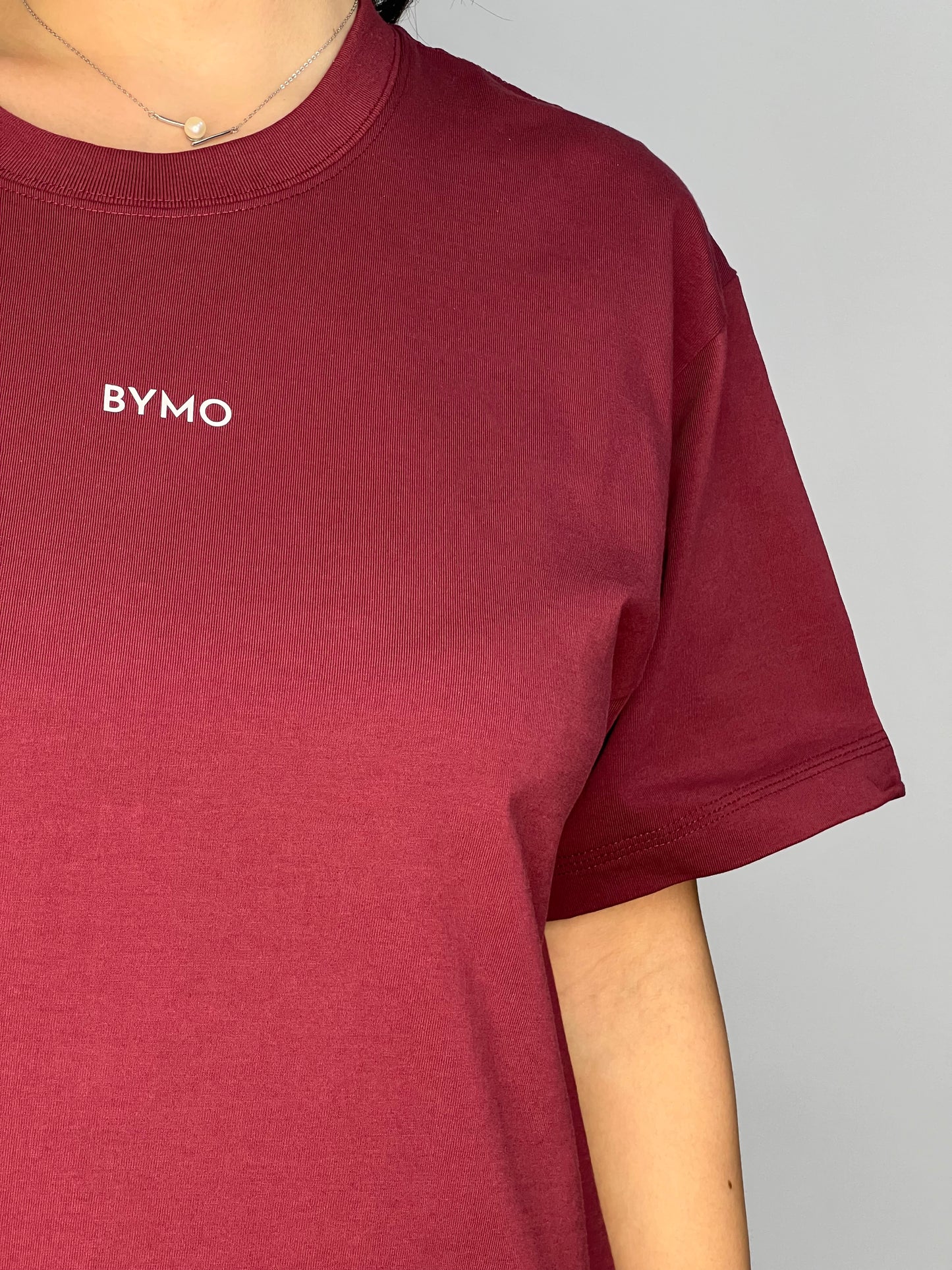 Poza cu tricou oversized burgundy BYMO